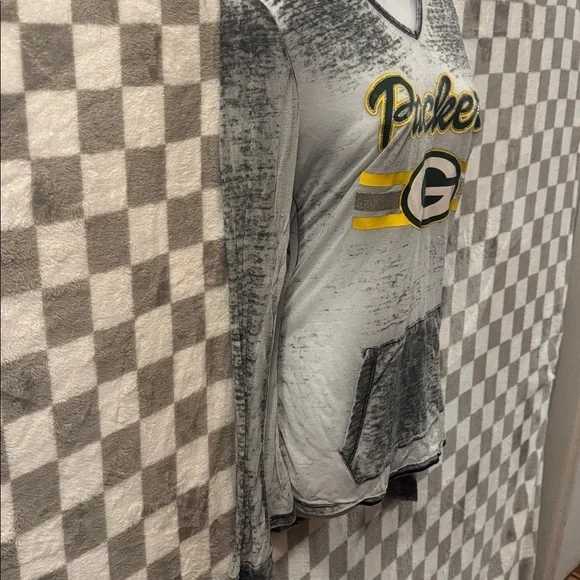 Teens Apparel Women’s Green Bay Packers Long Sleeve Hooded Shirt Size L or 11-13 - Picture 4 of 12